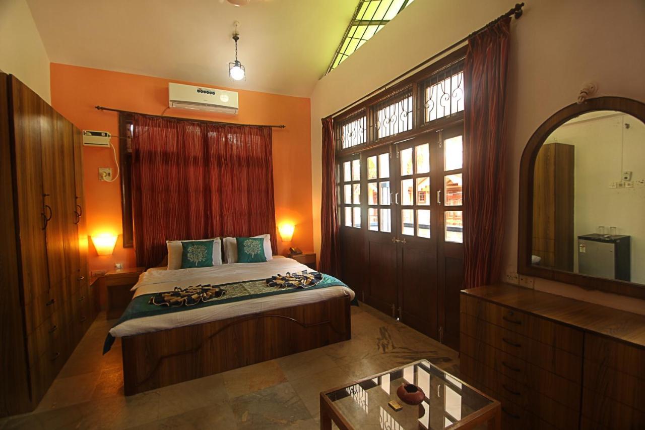 Lui Beach Resort Candolim Exterior photo